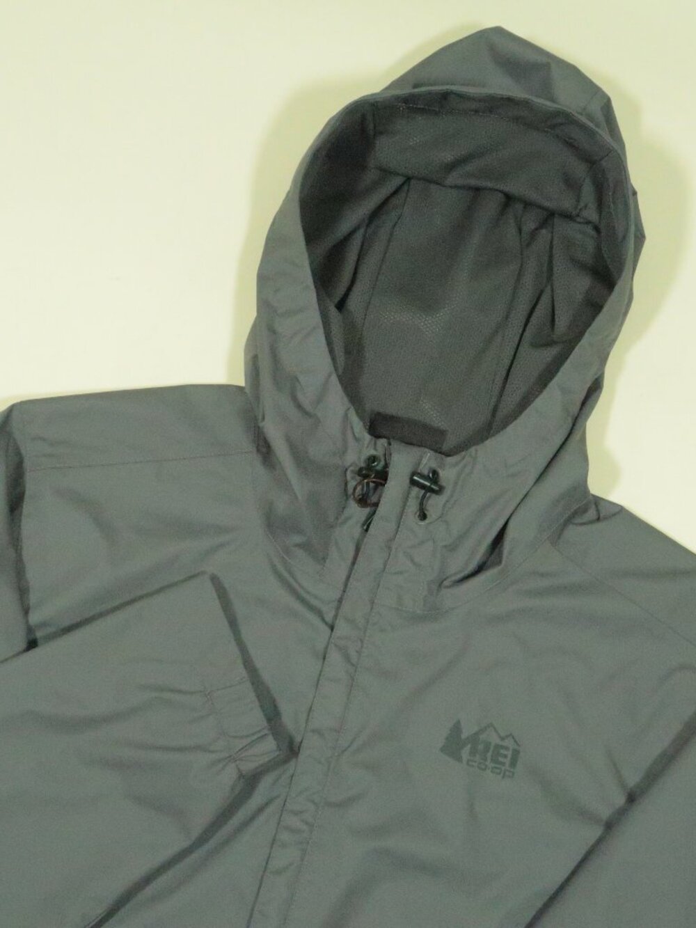 REI Groundbreaker Hooded Waterproof Rain Jacket 2.0 Womens M Gray